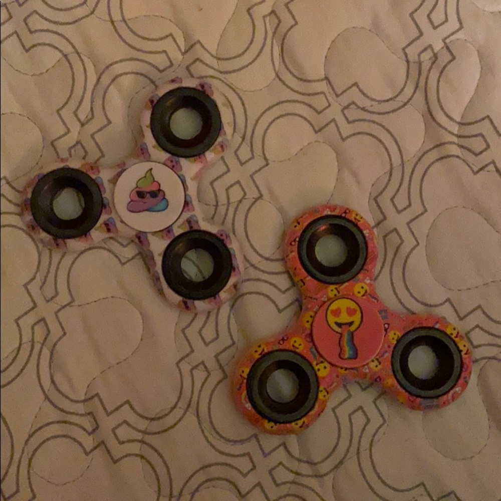 Set of 2 fidget spinners